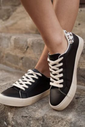 נעלי סניקרס שחור עם מנומר