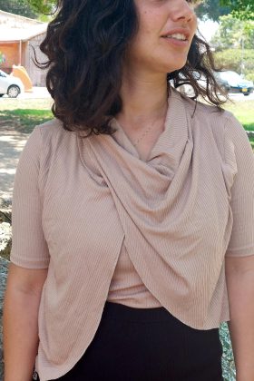 Maternity & Breastfeeding Blouse – Gilat Gray with Red