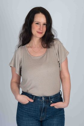 חולצת הנקה לירי בג’ פס לבן