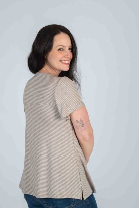 חולצת הנקה לירי בג’ פס לבן